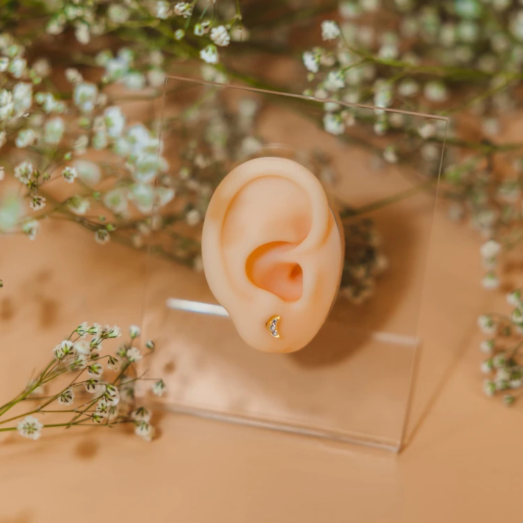 Tytanowy złoty labret księżyc z cyrkoniami